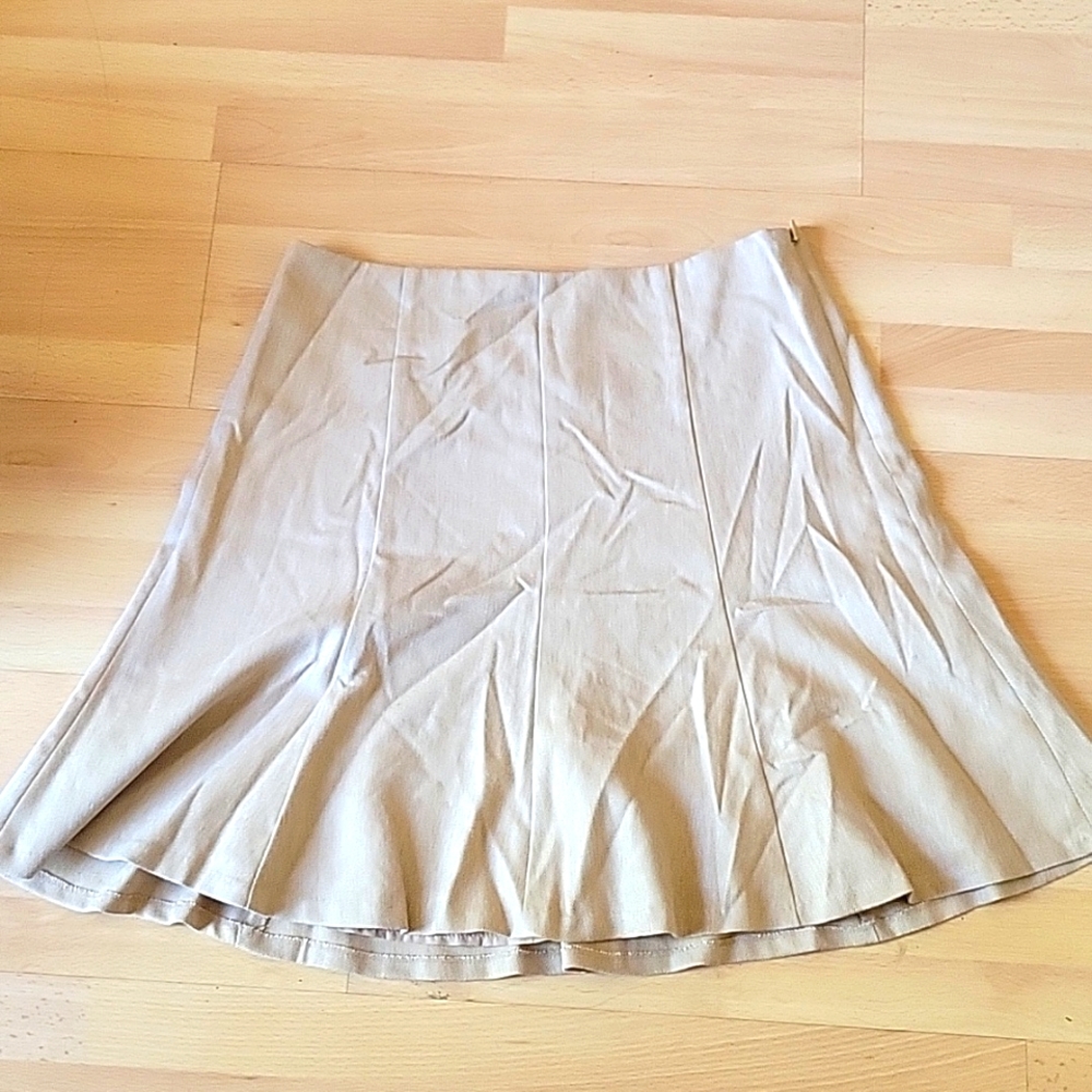 NWT, The Limited skirt, beige, size 6
